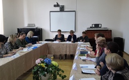 Уполномоченный приняла участие в заседании Совета при министерстве образования Саратовской области по проблемам приемных семей в Саратовской области
