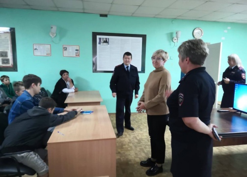 Татьяна Загородняя встретилась с подростками, состоящими на учете ПДН по Заводскому району и Октябрьскому району