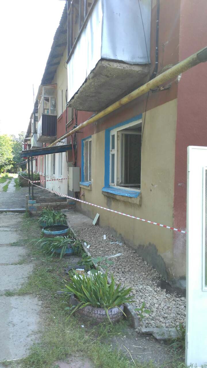 По поручению Уполномоченного по правам ребенка в Саратовской области советник Уполномоченного Елена Васина выехала п. Расково Саратовской области, где произошло обрушение плит перекрытия в жилом доме