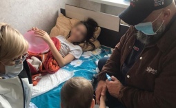 Татьяна Загородняя и сильнейший человек России Вячеслав Максюта посетили семьи, оказавшиеся в трудной жизненной ситуации